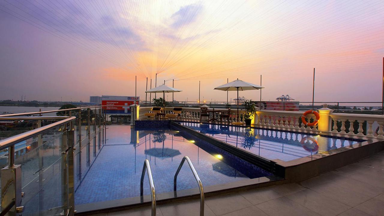 Le Maritime, Kochi By Westbridge Hotel Exterior photo