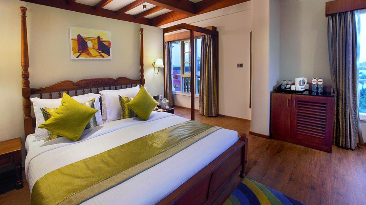 Le Maritime, Kochi By Westbridge Hotel Exterior photo