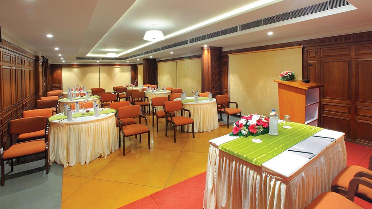 Le Maritime, Kochi By Westbridge Hotel Exterior photo