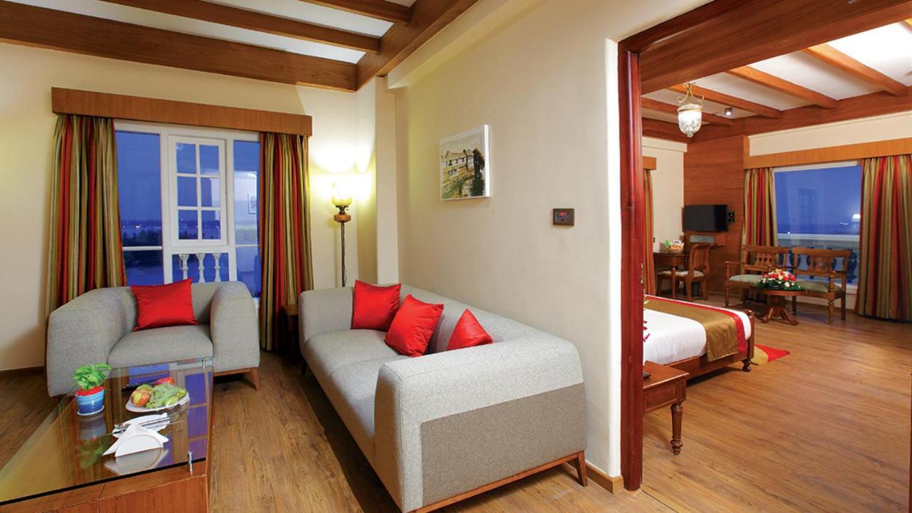 Le Maritime, Kochi By Westbridge Hotel Exterior photo