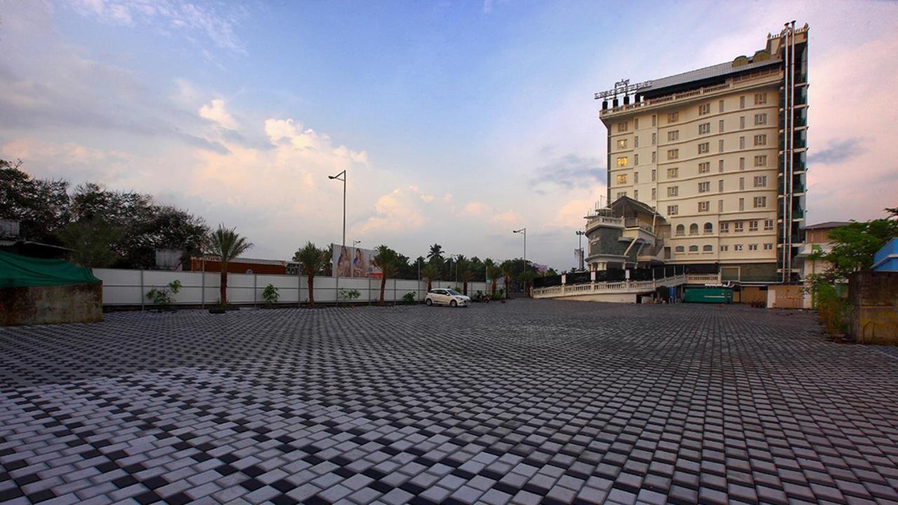 Le Maritime, Kochi By Westbridge Hotel Exterior photo