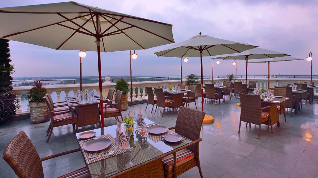 Le Maritime, Kochi By Westbridge Hotel Exterior photo