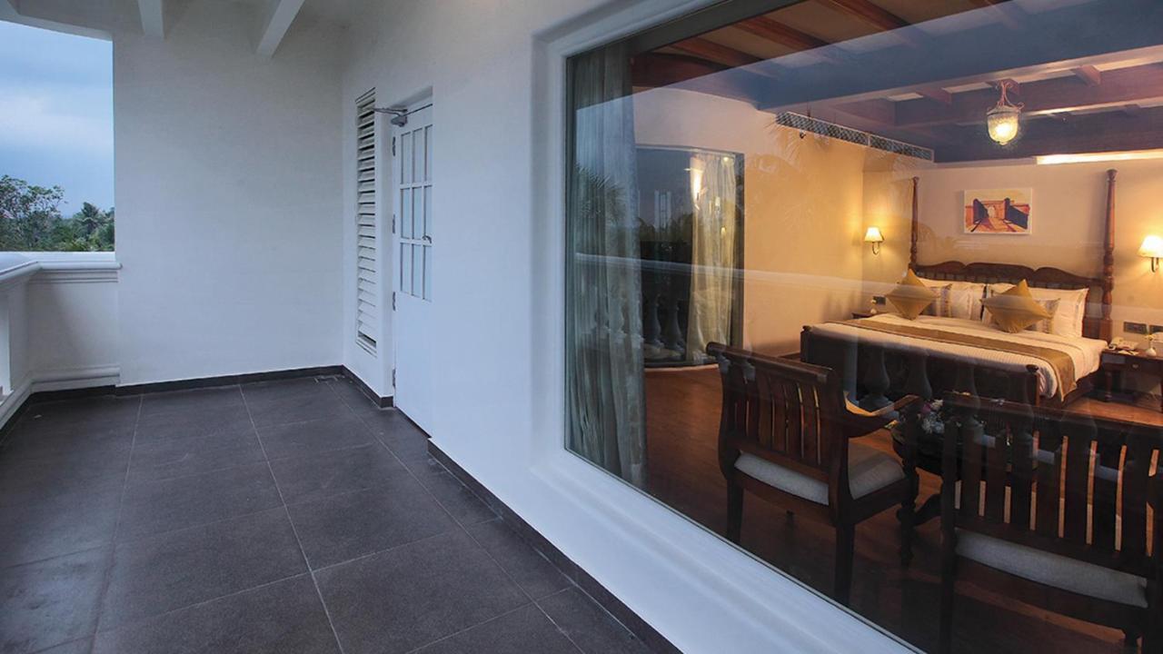 Le Maritime, Kochi By Westbridge Hotel Exterior photo