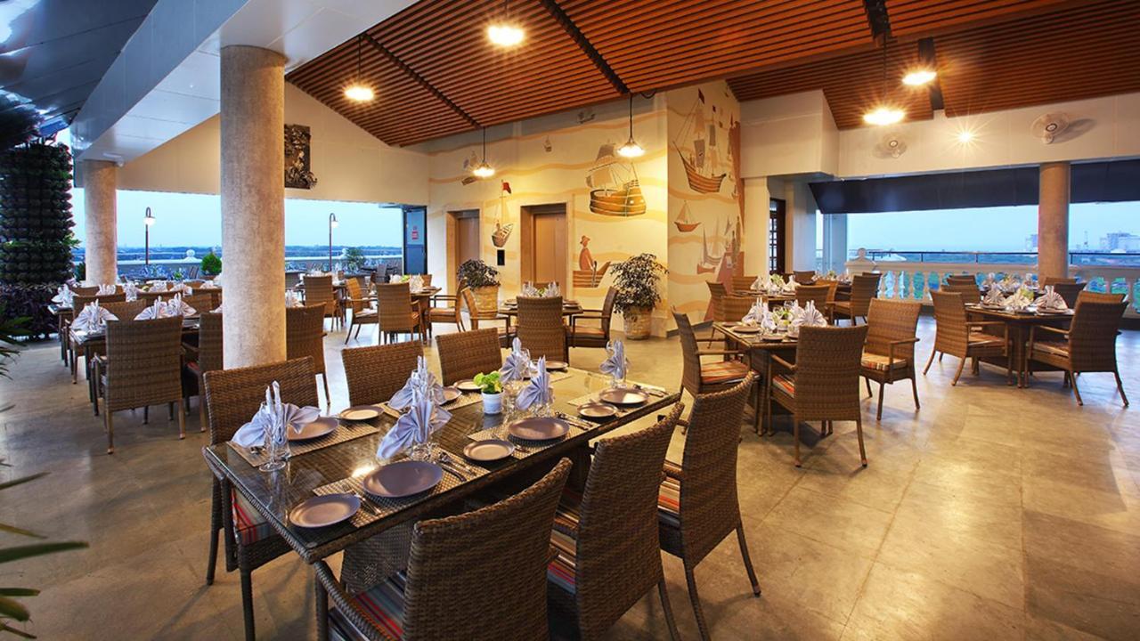Le Maritime, Kochi By Westbridge Hotel Exterior photo