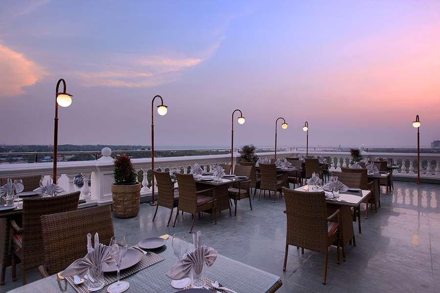 Le Maritime, Kochi By Westbridge Hotel Exterior photo