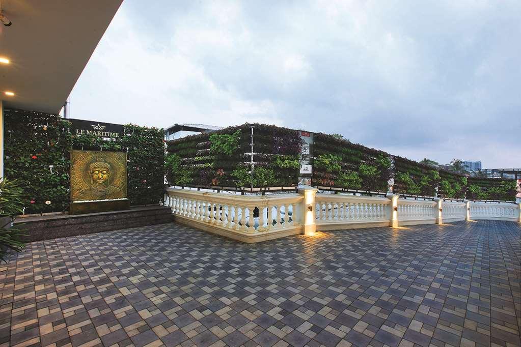 Le Maritime, Kochi By Westbridge Hotel Exterior photo