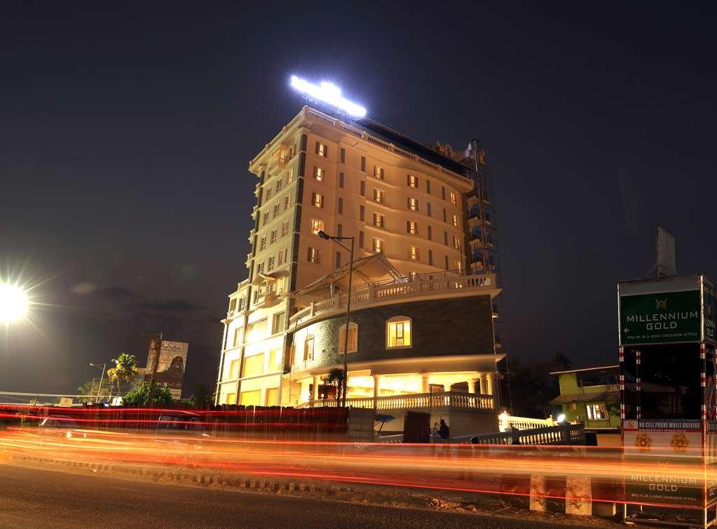 Le Maritime, Kochi By Westbridge Hotel Exterior photo